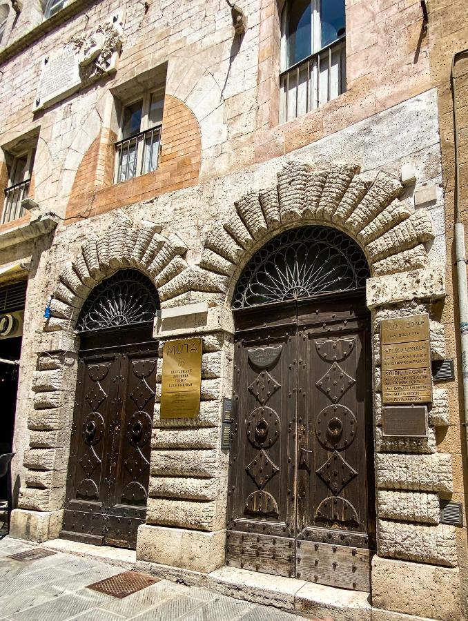Апартаменти Royal Domus Perugia - Via Mazzini Екстер'єр фото